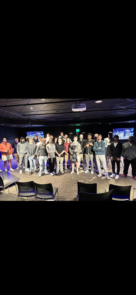 TheeeWarden's tweet photo. Little late to the party but had a ton of fun at #MaddenSuperWeekend . Madden community is goated https://t.co/tBfZFdskRc