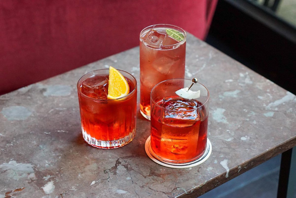 otwndk's tweet image. Vi har landets bedste cocktailbar i Odense

De har lagt al deres passion i de cocktails der skabes, serveres og nydes i rammerne hos Visit. Enhver cocktail der laves smager vidunderligt og til tider overasker varianterne hjernen i reelle mindfucks 🤯
#visit #cocktailbar #odense