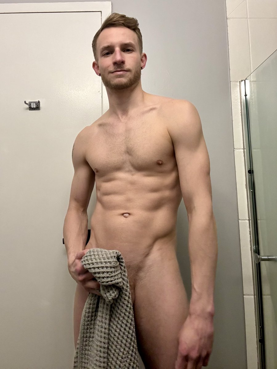 RC5_XXX's tweet photo. Shower time, who’s gonna help me https://t.co/6HhtQJ0ag0