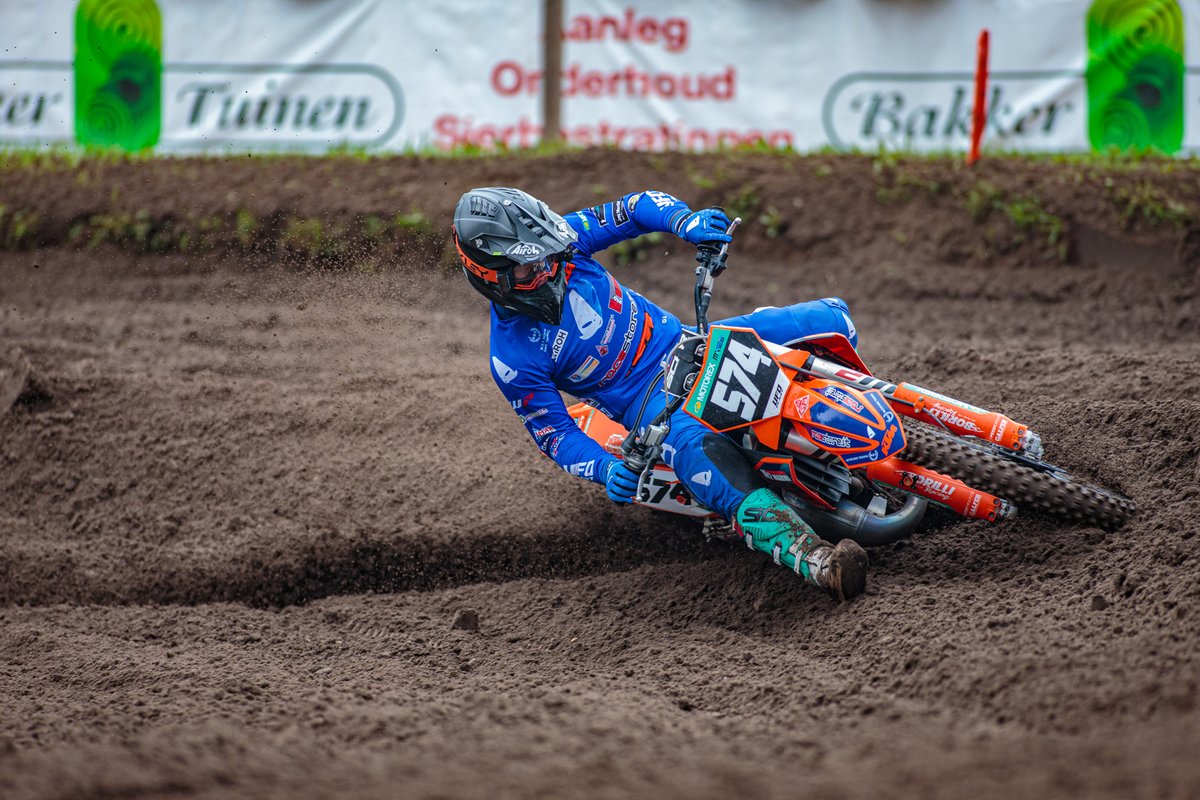 road2mxgp's tweet photo. Gyan Doensen grijpt de macht in Oldebroek https://t.co/TgR9FRbO3c #Bekijkdewebsite #MXMagnl #MXMagbe #PoweredbyKEMCO #Motocross #DutchMastersofMX #NiekFotografie https://t.co/VbRRxBWESc