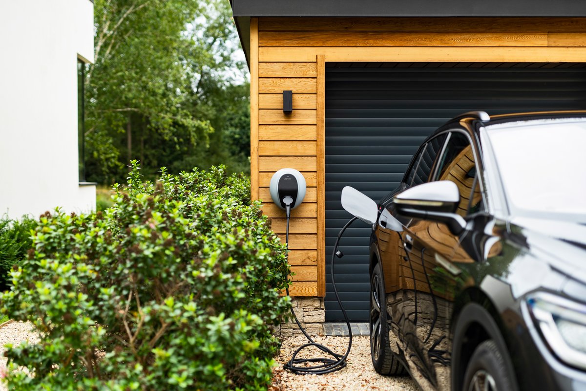 ⚡️Looking for a reliable and easy to use smart home #EV charger? 👉 Well look no further, check out our Solo 3 home charger: bit.ly/3TGgdN2