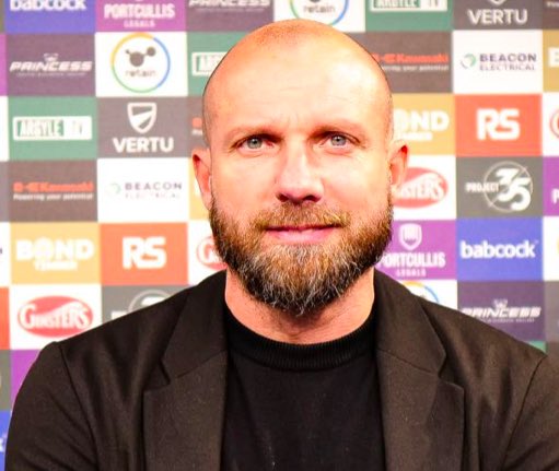 Ian Foster’s leaving drinks tonight at 8pm.

Obviously as it’s Ian Foster’s leaving do there will be no Shots. 🥃🤭

Who's coming? #PAFC