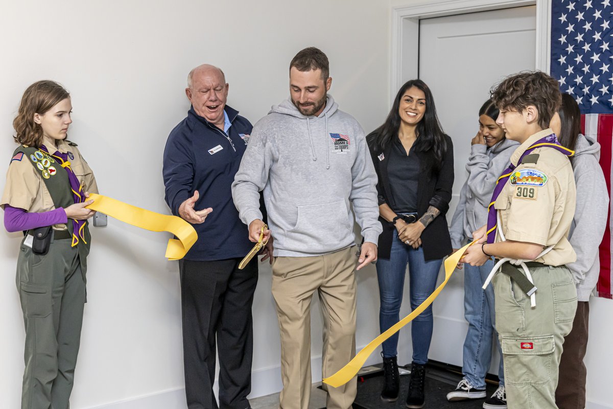 This past weekend, Homes For Our Troops presented the keys to Marine PFC Jesse Williamson's new, specially adapted custom home in Fallbrook, CA. Join us in welcoming home the Williamson Family! 🇺🇸 🔑