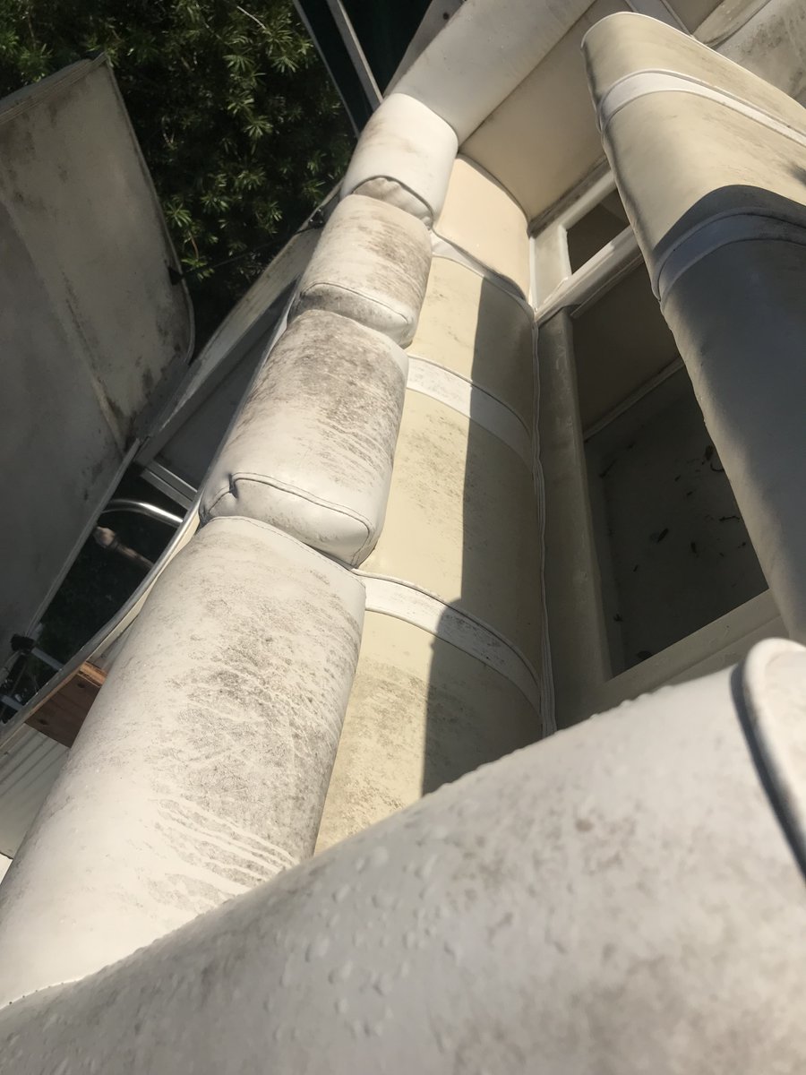 Starbriteinc's tweet photo. Let the results speak for themselves. See how Star brite Mildew Stain Remover restores the original look of your boat’s upholstery.

#StarbriteSolutions #MildewBuster #BeforeAndAfter https://t.co/s1tce6x4CV