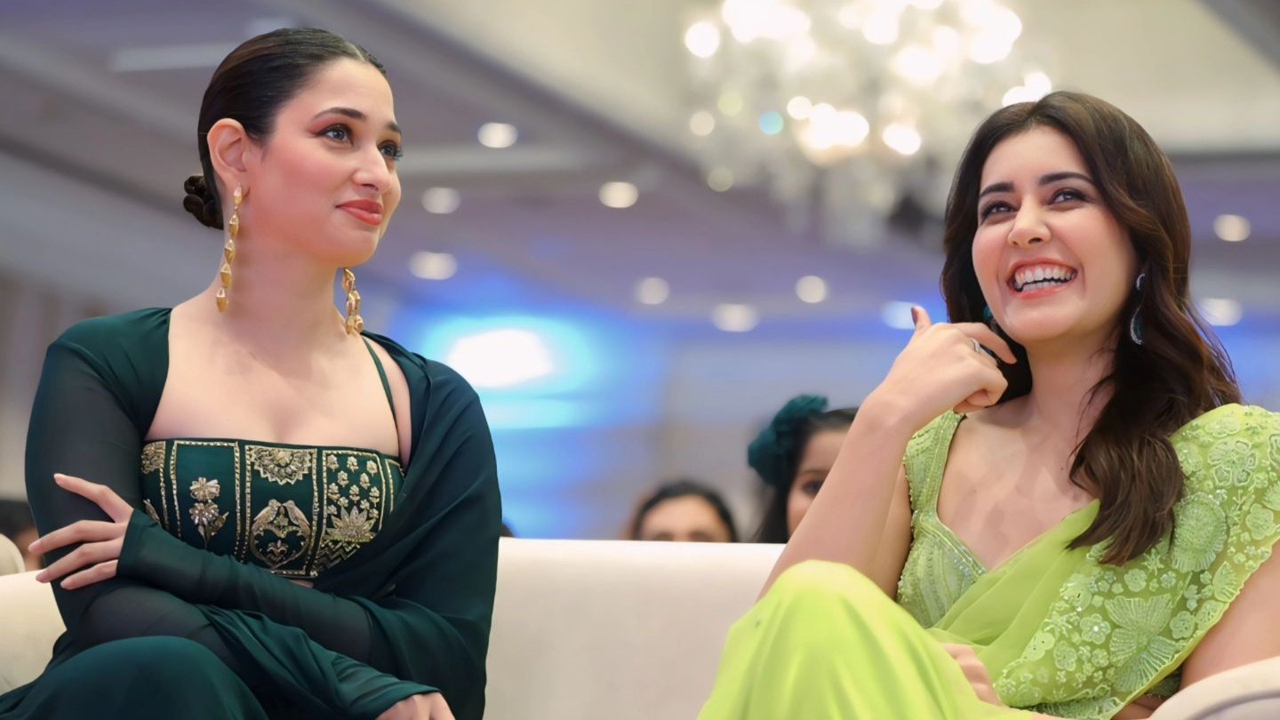 GKGcKejWAAA0mDD?format=jpg&name=large