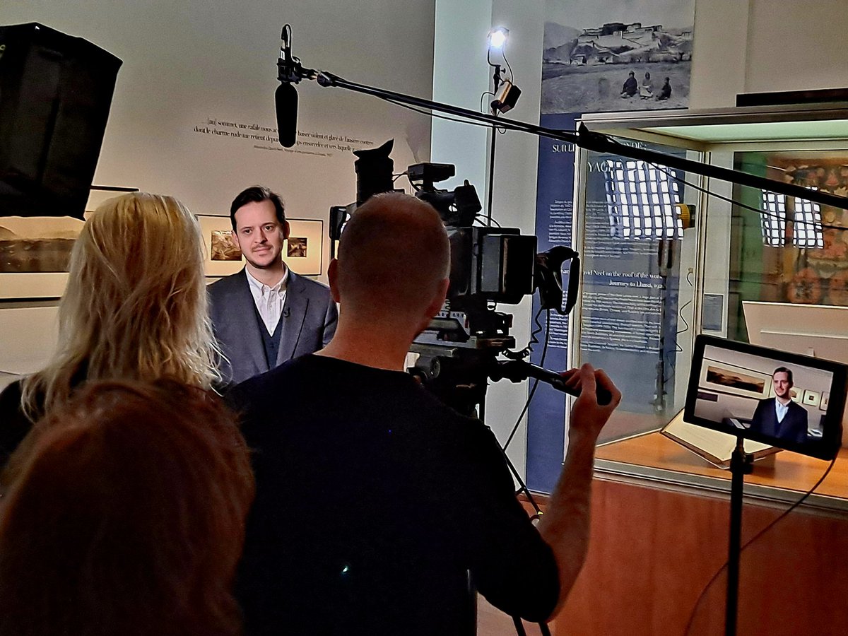 Connaissez-vous les 1000 vies d'Alexandra David-Neel, exploratrice et écrivaine féministe? Pour fêter les 100 ans de son arrivée au Tibet, le <a href="/MuseeGuimet/">Musée Guimet</a> lui consacre un accrochage exceptionnel. @edesaintours répondait aux équipes de Sagesses bouddhistes, ce dimanche sur France2