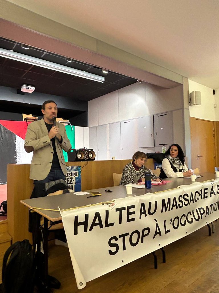 Portes_Thomas's tweet photo. Énorme mobilisation ce soir à Saint-Pierre-des-Corps. Plus de 150 personnes réunies en soutien du peuple palestinien massacré par l’armée israélienne. Nous refusons d’être complice du génocide. La France doit agir pour un cessez-le-feu permanent. Stoppons le massacre ! https://t.co/uoW8fr8CVE