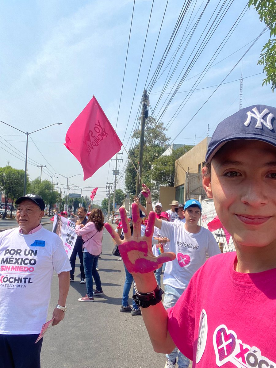 Estos son algunos momentos de nuestra participación en las actividades de inicio de campaña de las y los candidatos locales de la CDMX Continuaremos apoyando las propuestas de los proyectos donde nos veamos bien representados !! #ElCambioViene #MxSinMiedo #JovenesAlFrente