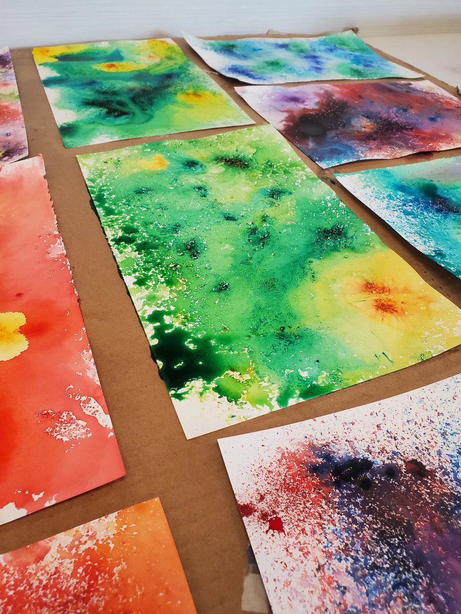 6th graders prepping their paper backgrounds for printmaking!