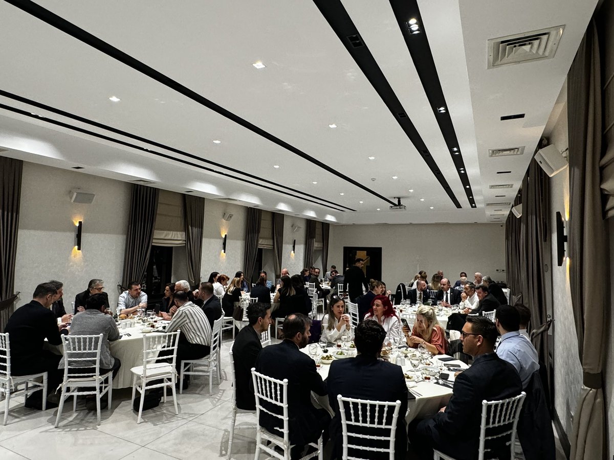 Bugün, İstanbul Dalyan Club’ta; dernek üyelerimiz ve camiamızın önde gelen isimleri ile geleneksel iftar organizasyonumuzda bir araya gelerek, yarın gerçekleştirilecek tarihi Genel Kurul hakkında istişarelerde bulunduk.