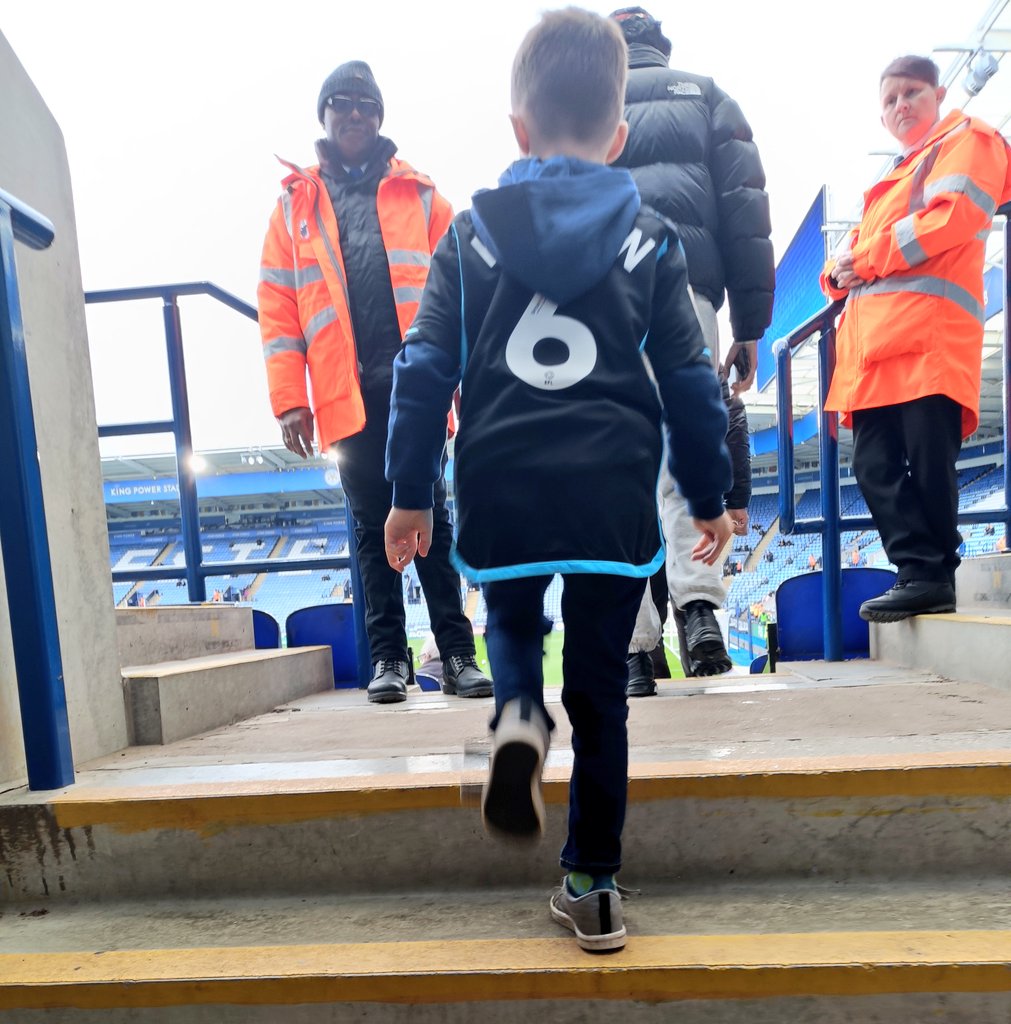 The Moment. As a dad, this is the moment you wait for, that first sight, his first moments at a football match. Genuinely couldn't be prouder of him today. A long day, 0830 this morning to 1915 this evening. 🩵🦊🩵