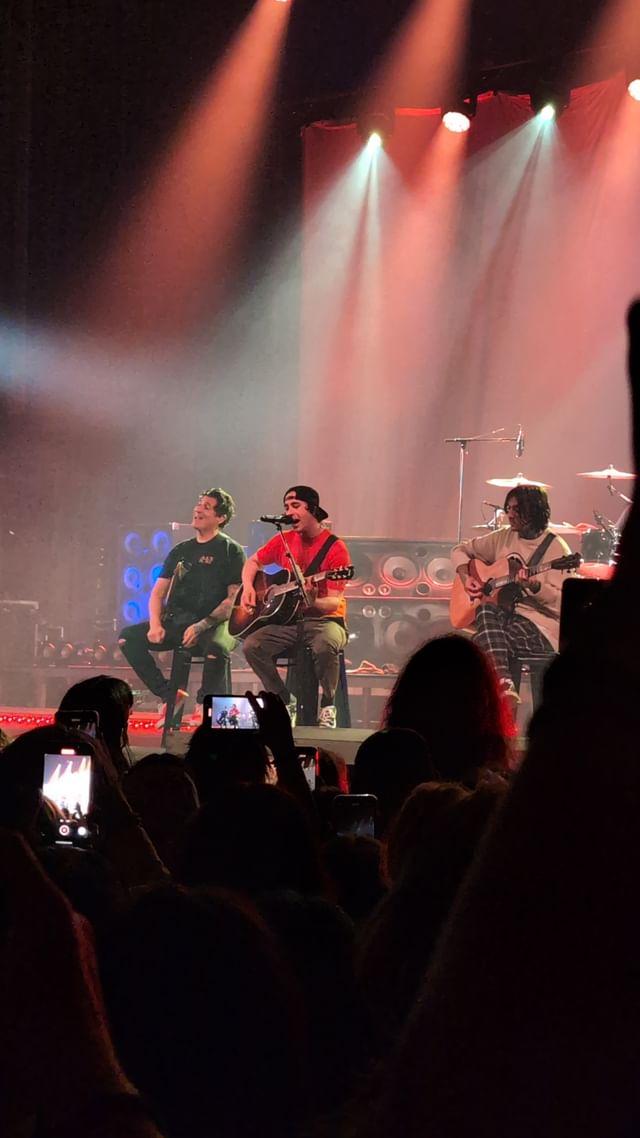 lovethatvoid's tweet image. 2024 vs 2016
I'm so glad life didn't end at 16 🖤 @piercetheveil @piercethevic @tony_turtle @ptvjaime