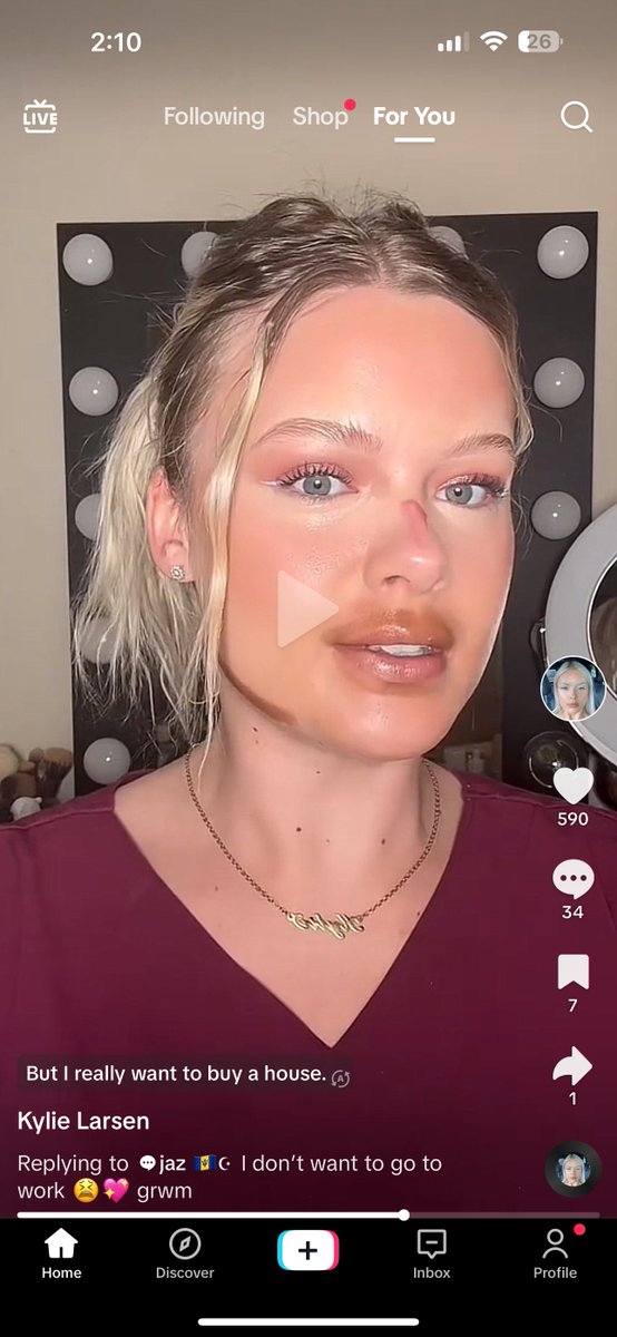 Genuinely wondering what the hell is going on with this girly on TikTok lately