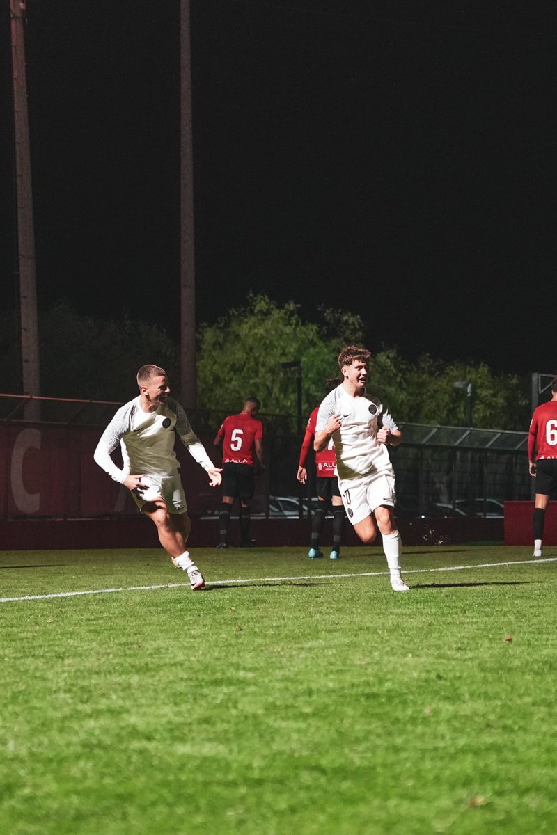 benjamin_fkr's tweet image. Grab a #CollegeSoccer coaches ATTENTION If you’re a forward. 🎥⚽️📎

Your 1st 5 clips should be:

💪 Headed goal.
🚀 Low outside the box driven goal.
🔗 1-2 and calm finish. 
💃🏽 Taking on a defender and finishing.
💥 3/4 quick fire penalties.