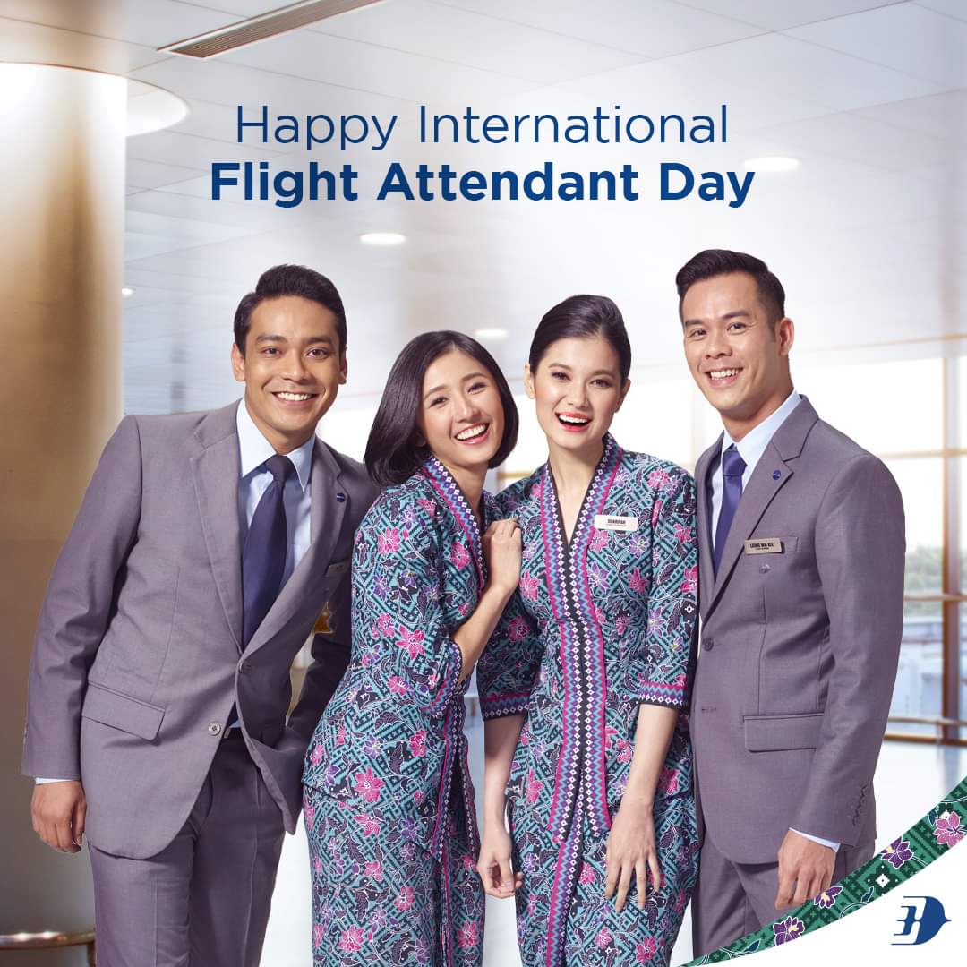 dahatijjani's tweet image. Cultural uniforms for cabin crew are a global thing! Malaysian Airlines' Kebaya is a national treasure. Even Emirates &amp;amp; Qatar infuse culture into their crew attire. Let @flyairpeace celebrate Nigeria with style! #FlyWithPride