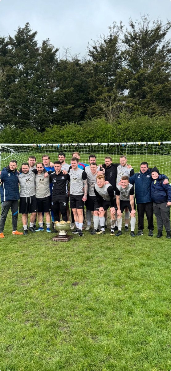 AveleyUnitedFC's tweet photo. After an emphatic win to secure our place in the Ted Fairchild cup final for a second year running, the boys finally got their hands on the @ThurrockASL Premier Division League Trophy. 🏆 https://t.co/TtSE5WKtNH