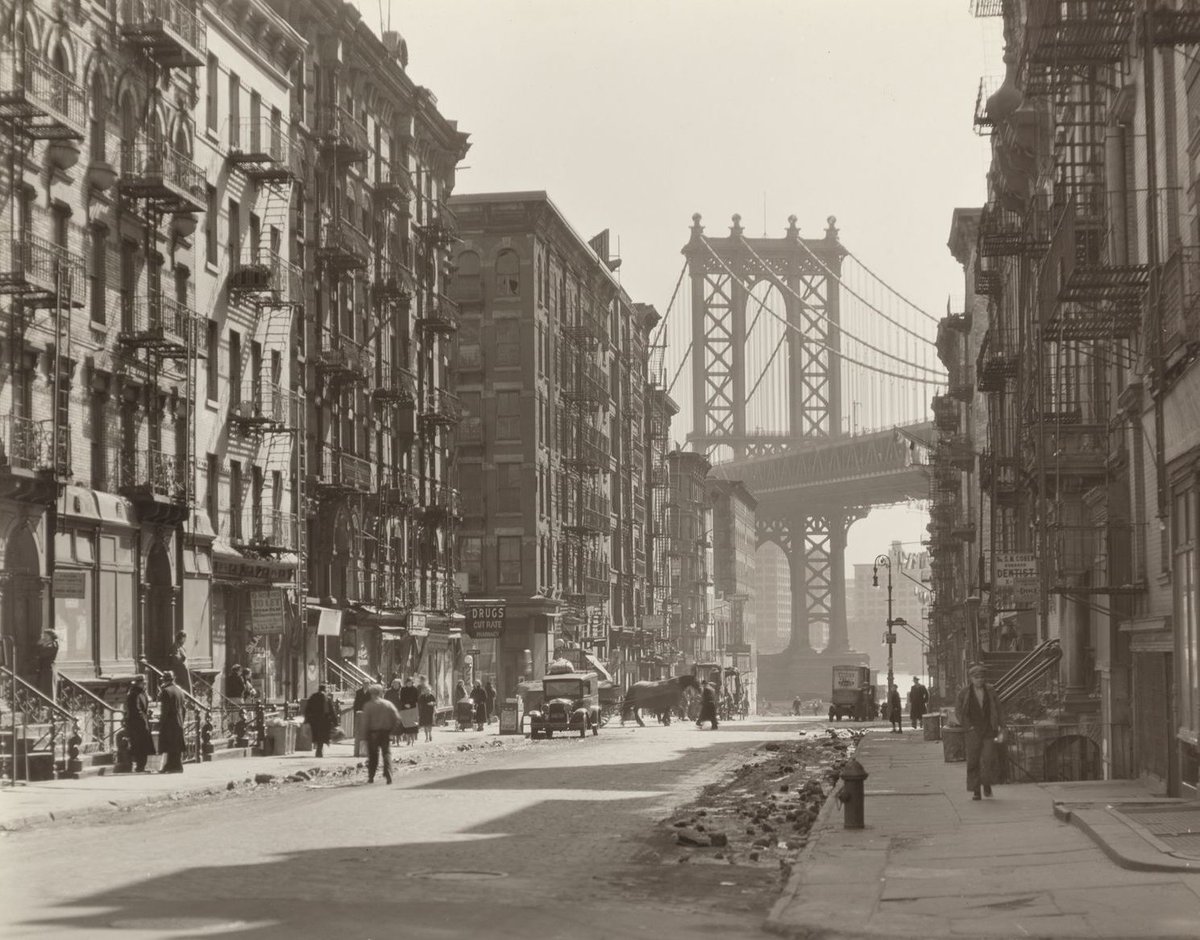 See old New York through the lens of prolific photographer Berenice Abbott and her 1930s federally funded project “Changing New York.” Hundreds of her photos are available to view online in #NYPLDigitalCollections. 

Start browsing: on.nypl.org/3xi1y1J