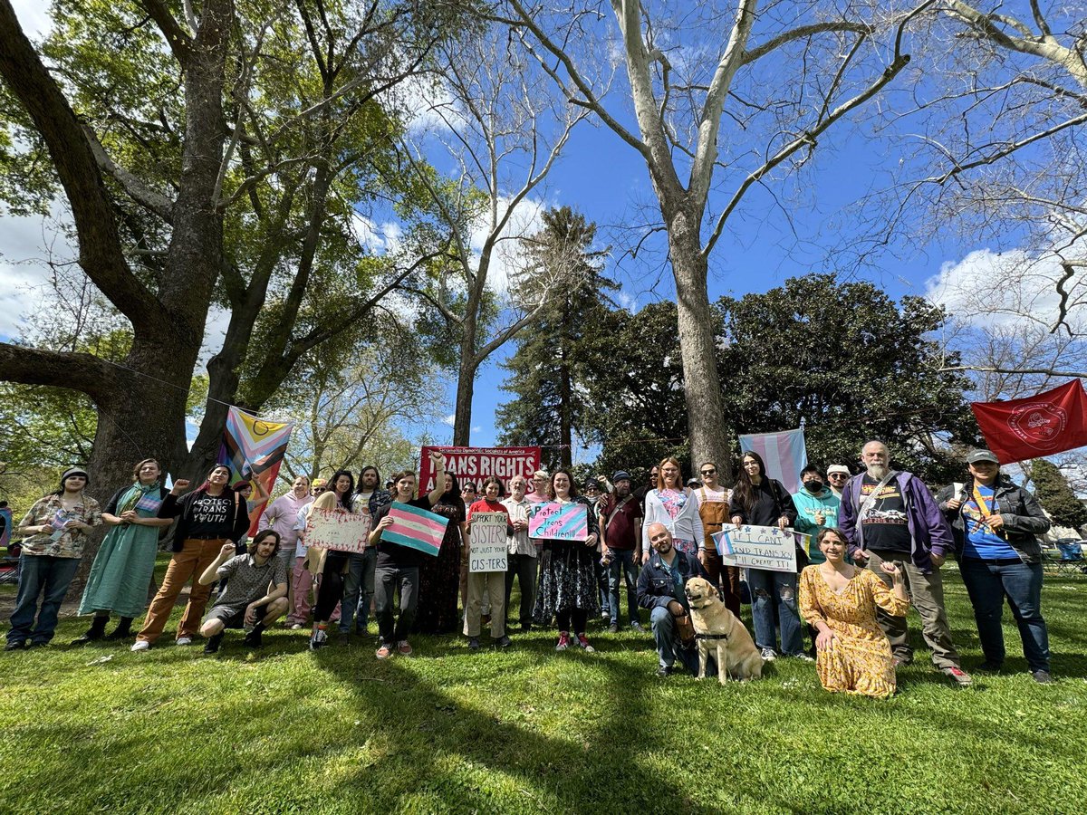 Sac_DSA's tweet photo. We had an amazing Trans Day of Visibility where we got to share space with incredibly powerful trans speakers, talking about their past and present struggles, as well as the material realities of living as a trans person. We rallied to demand 

#transdayofaction https://t.co/aAi8ZQeBiS