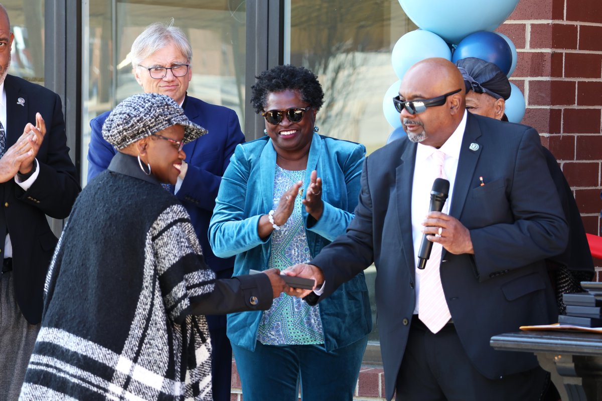 CuyahogaHousing's tweet image. The power of community shined at the grand opening of Woodhill Station West! Thanks to all the residents &amp;amp; partners who made the first phase of Buckeye-Woodhill Choice Transformation a success. Learn more: woodhillhomescle.com. #WoodhillUpNext @TCBCommunities @CityOfCleveland