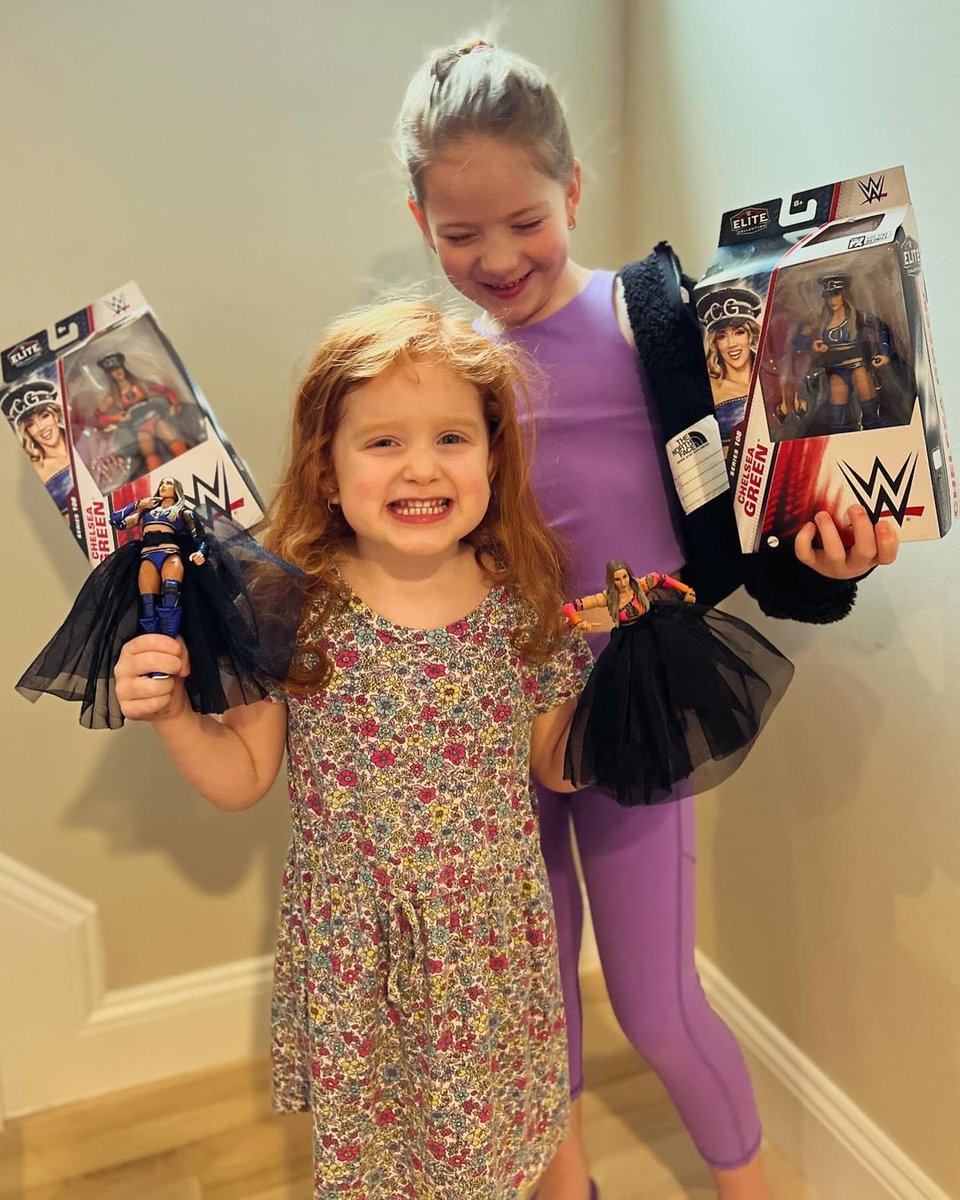 Who else is a member of the Chelsea Green Fan Club?! 🙋‍♂️💚 Repost @Myers_Wrestling The @ImChelseaGreen Fan Club was just a little excited to get her new action figures from @RingsideC! Shop @Mattel @WWE Elite 108 at Ringsid.ec/WWEElite108 #RingsideCollectibles…