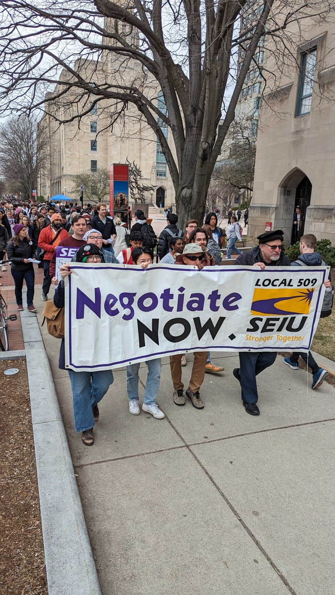 gradworkersofBU's tweet image. Boston is a union town and BU is a union campus. Together with adjunct professors and res life workers, we will make sure of it. #BUGWUonStrike