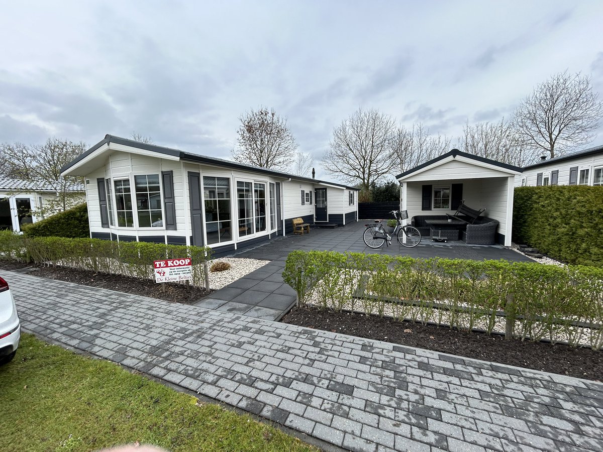 Te koop chalet 320 op camping De Kleine Belties

kleinebeltiesverkoop.nl/chalet-320