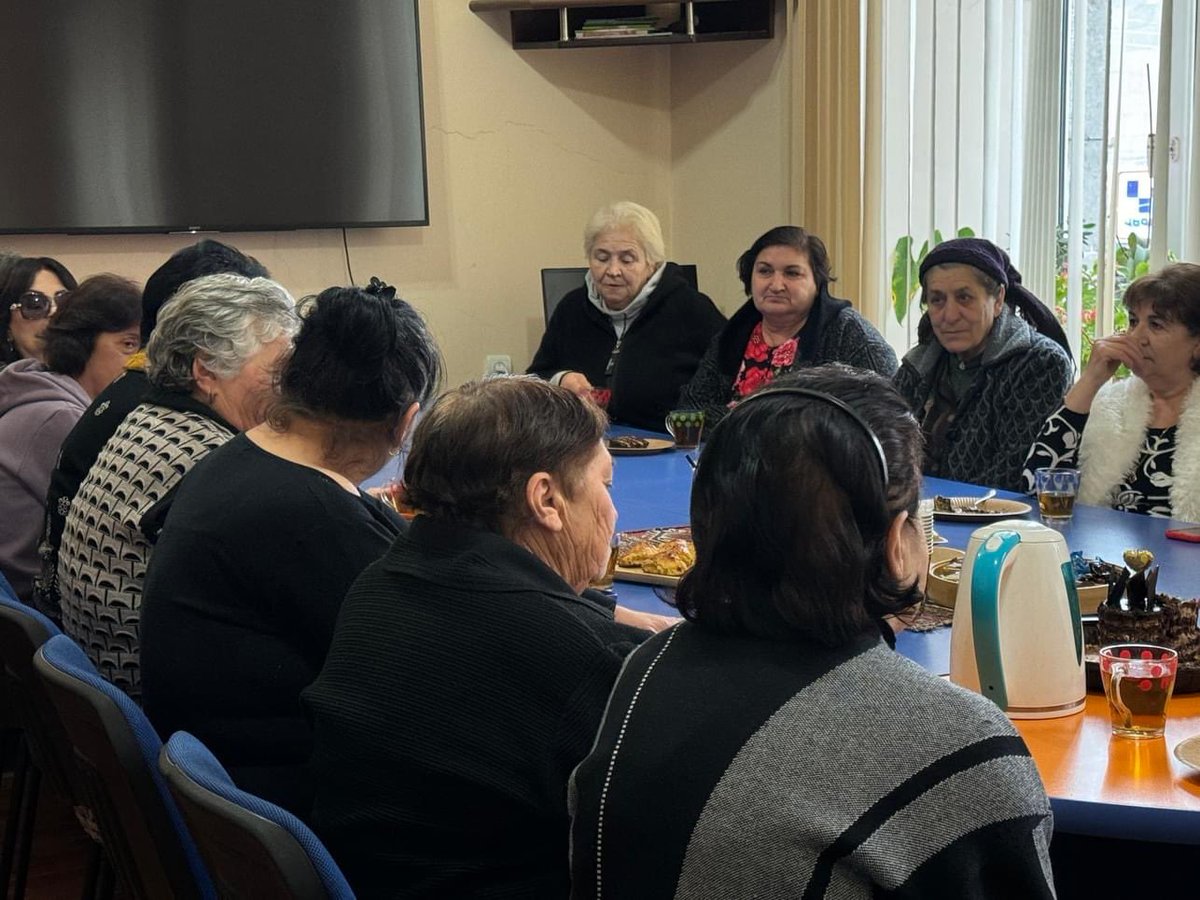 At the 🇪🇺@eu_echo-funded legal counselling session for #refugees from Karabakh, organised by @GorisWomen, 🇺🇳UNHCR's partner @MissionArmenia's lawyers provided refugees with information ℹ️ & referrals related to documentation, pensions & social assistance.👉bitly.ws/3hd9b