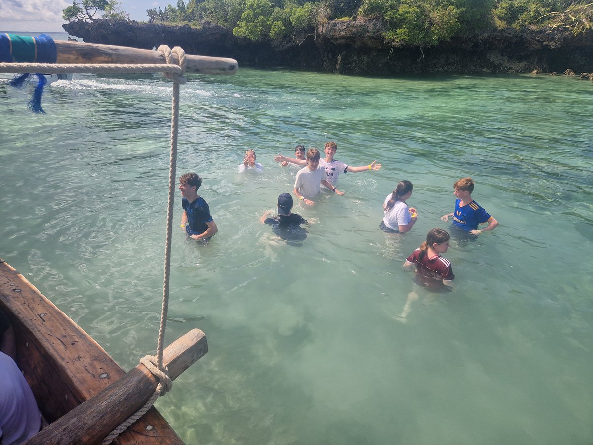 Applemore tweet media