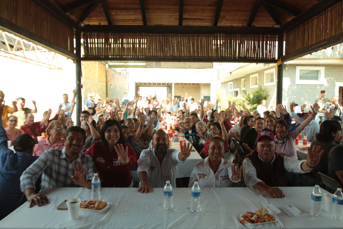 SergioChavez_D's tweet photo. Chilaquiles y frijoles compartimos en Zalatitán con la líderes y gente buena del Rosario, Loma Bonita y muchas colonias.

Les platiqué que vamos a construir, Dios mediante, la clínica municipal de prevención de hipertensión y diabetes. #SCH https://t.co/XJf6ncQG5a