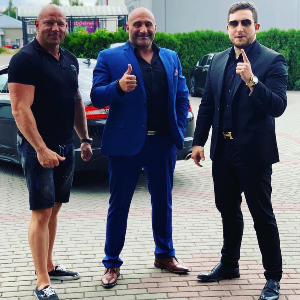 FreakInfo tweet media