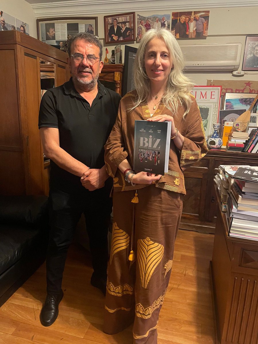 cagevakfi's tweet photo. Sanatla İyileşiyoruz projemiz için vakıf başkanımız Elif Erol, Nebil Özgentürk’ü ziyaret etti. Projemizin yanısıra Nebil beyin yeni çalışmakta olduğu “Zülfü Livaneli” belgeselinden, “Biz Kültür Yolcuları” kitabına birçok eseri hakkında da zengin bir sohbet yaptılar. https://t.co/V30RQWIkRh