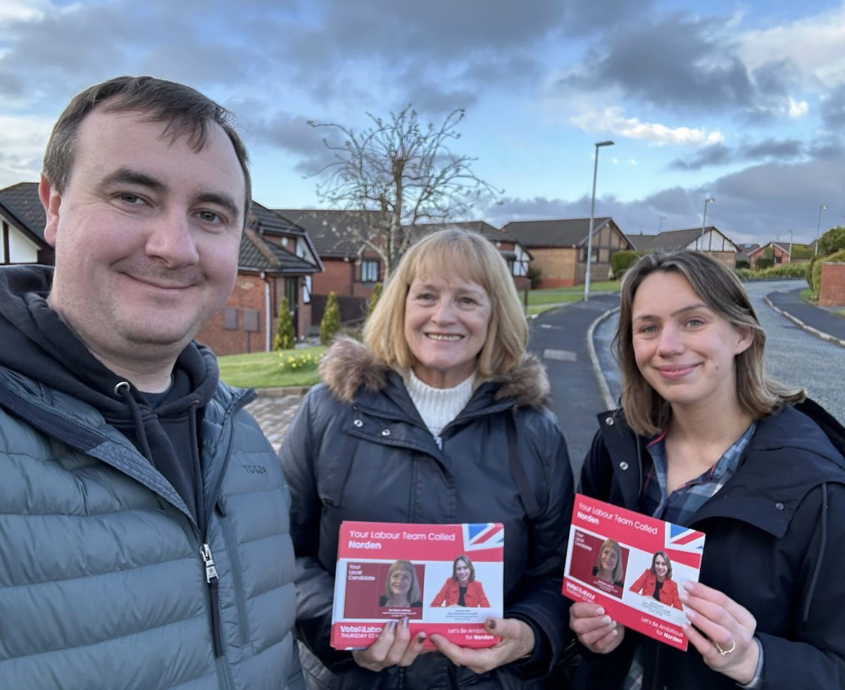 Loved speaking to people in Norden earlier with our fab local Labour candidate @SueMooreHolmes1 - lots of people very upset with the Conservative Govt & will be voting Labour on 2nd May #LabourDoorstep 🌹
