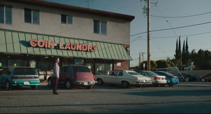 byejune2046's tweet image. 2022 &amp;lt;Everything Everywhere All At Once&amp;gt;
모험을 통해 예상대로 훈훈하게 마무리되는, 그렇게 오차없이 만드는 것이 어렵다면, 그 하나의 완성된 작품으로서 높은 점수를 줄 수 밖에 없는. ★★★☆
Directed. #DanielKwan
#DanielScheinert
Performed. #楊紫瓊
#MichelleYeoh