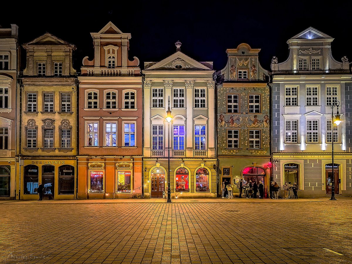 #MaciejSmolenPhotoGraphics #PoznanOnMyMind #Poznan #StareMiasto #SatyRynek #StreetPhotography #NightPhotography Motorola Edge 40 Neo maciej-smolen-poznan.tumblr.com