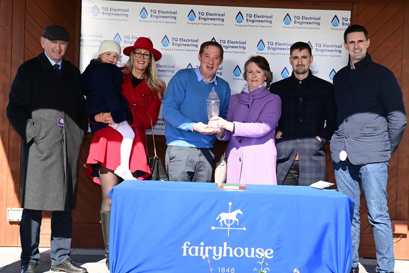 Congratulations to the O'Dowd family, breeders and owners of Don Chalant, who won the Tom Quinlan Electrical Maiden Hurdle @Fairyhouse Trained by @PatFoley3 and ridden by @Michael_OSull