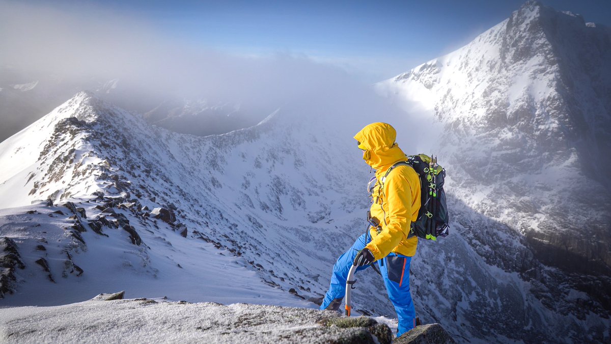 steamingboots's tweet photo. A nice morning on the Ben two weeks back - A few screen shots from latest video - https://t.co/uwFvcDHYbi. A trip up #bennevis via the #CMDArete https://t.co/OY4djbq8Yg