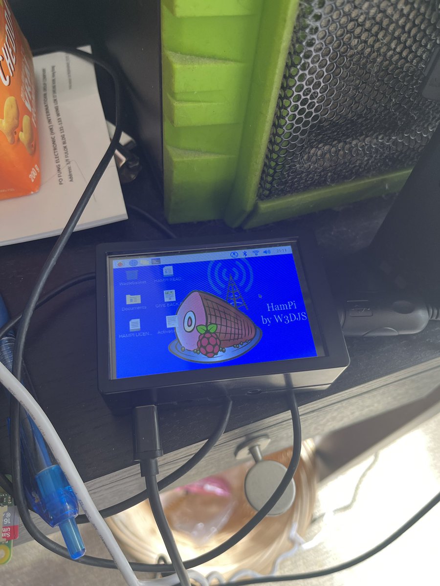 Hamming it up over here! Got your #hamclock and #hampi for all your #radio needs <a href="/BadGuyScooter/">Bad Guy Scooter - Vancouver</a>