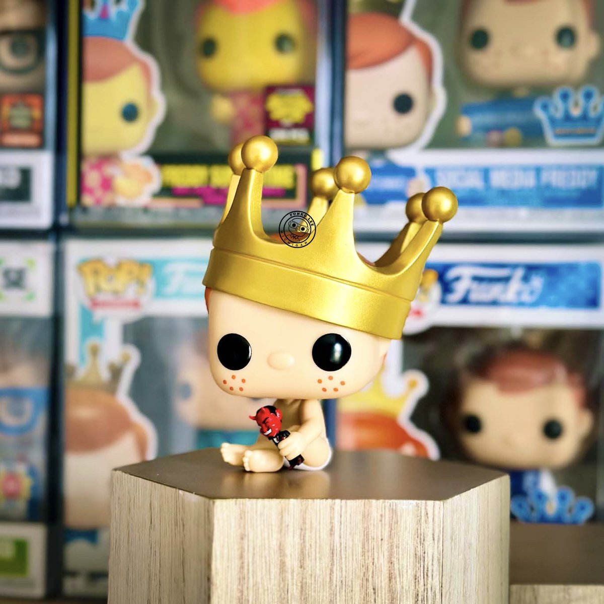 It’s April 1st & the start of a new month! Who’s been a jokester or productive today? I missed on the #NFTs today but looking to trade for the Proto Royalty! Gotta have it match with baby #FreddyFunko! ☺️🐶👑 #fun #FunkoPop #FOTM #family #FunkoFunatic #FunkoFamily @originalfunko