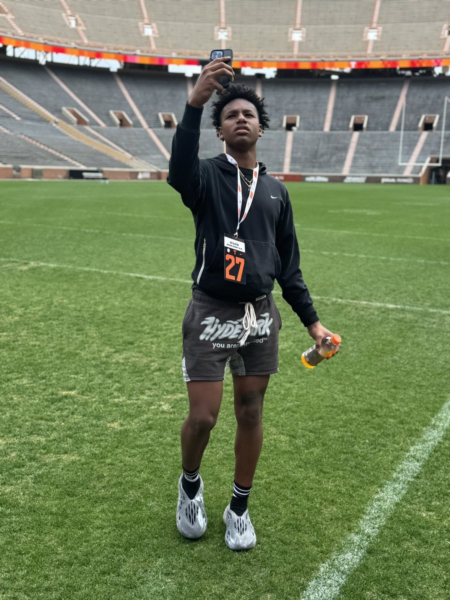 I had a great spring practice visit today @Vol_Football 🟠⚪️‼️ Thank you @CoachCrab for the invite. I appreciate @Coach_Nez_ @AlecAbeln and the HC @coachjoshheupel for taking time to connect‼️#GBO 🍊 @CoachEvanDreyer @AHS_TDClub @VolFBRecruiting @Vol_Sports