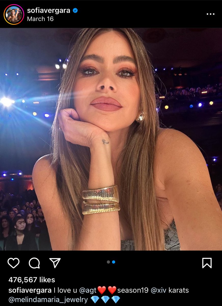 StormEllimac's tweet image. ummm… can someone please tell me wtf is going on in the background? 🥸