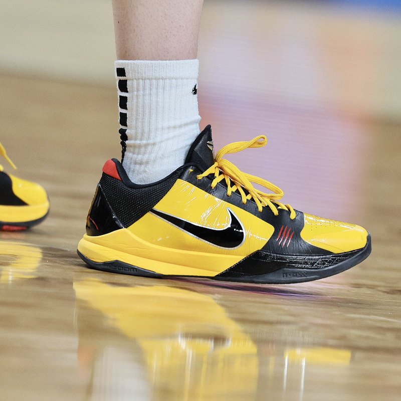 Caitlin Clark tonight in the Nike Kobe 5 'Bruce Lee' shoes 🐍 41 points (13-29 FG, 9-20 3PT), 12 assists, 7 rebounds