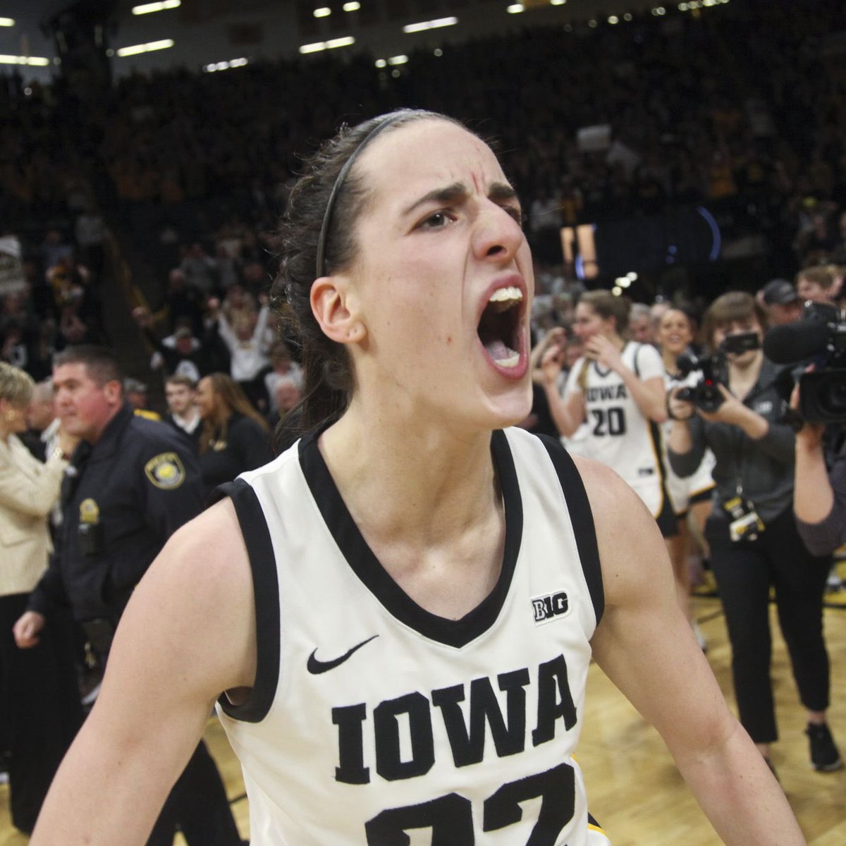 Caitlin Clark on defeating LSU:

“I OWN THEM NI**AS” 

🗣️