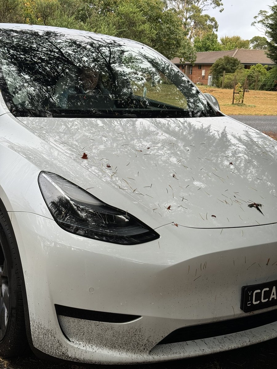 Had some crazy weather last night. UMC was caked in mud, but car still charged to 100% 😂🙌🌧️