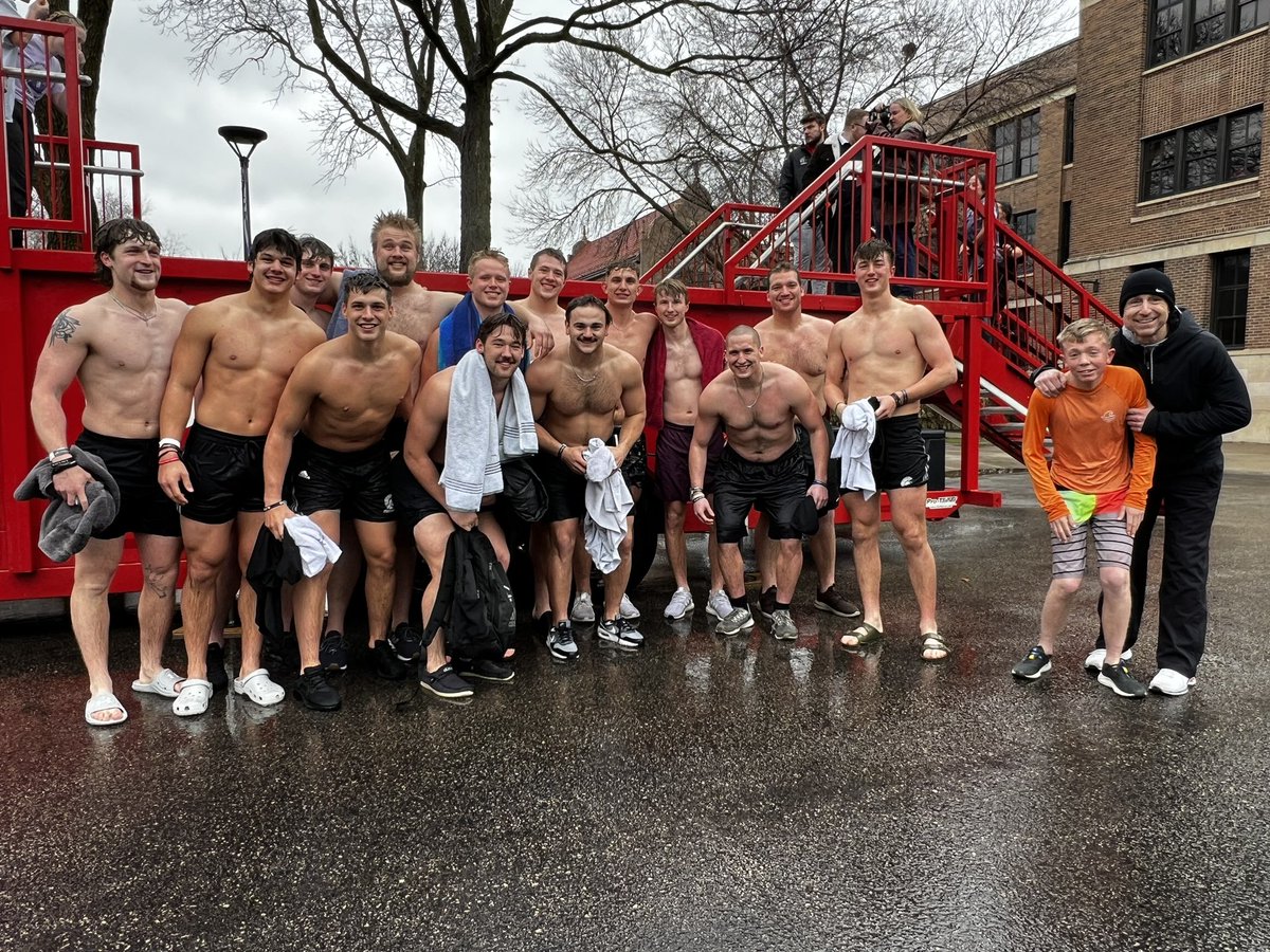 Proud of our guys braving the cold to raise awareness and funds for Special Olympics in the WSU Polar Plunge.  Others > Ourselves <a href="/SOMinnesota/">Special Olympics Minnesota</a> 

#GGT⚔️