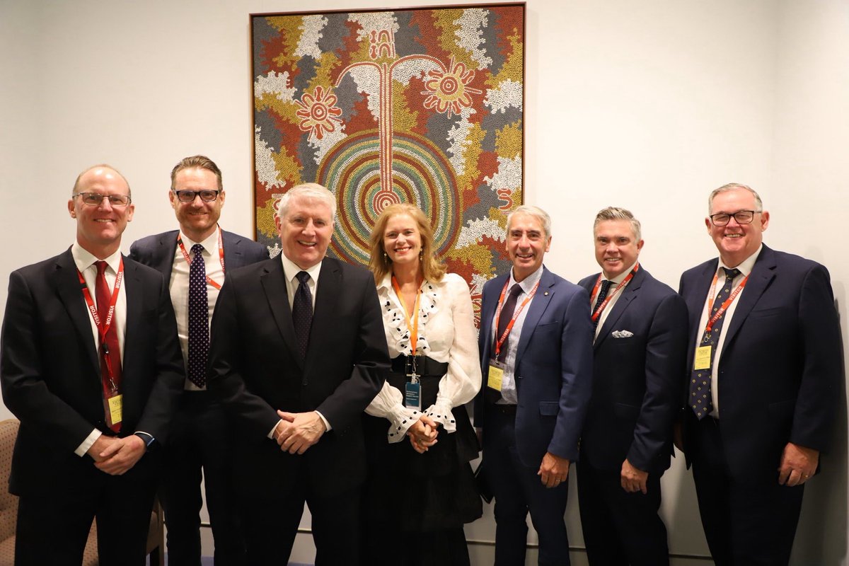 A big thank you to Skills Minister Brendan O'Connor for meeting with tourism industry leaders in Canberra last week. It was an important opportunity to discuss the skills shortage still impacting the sector @BOConnorMP @MargyOsmond