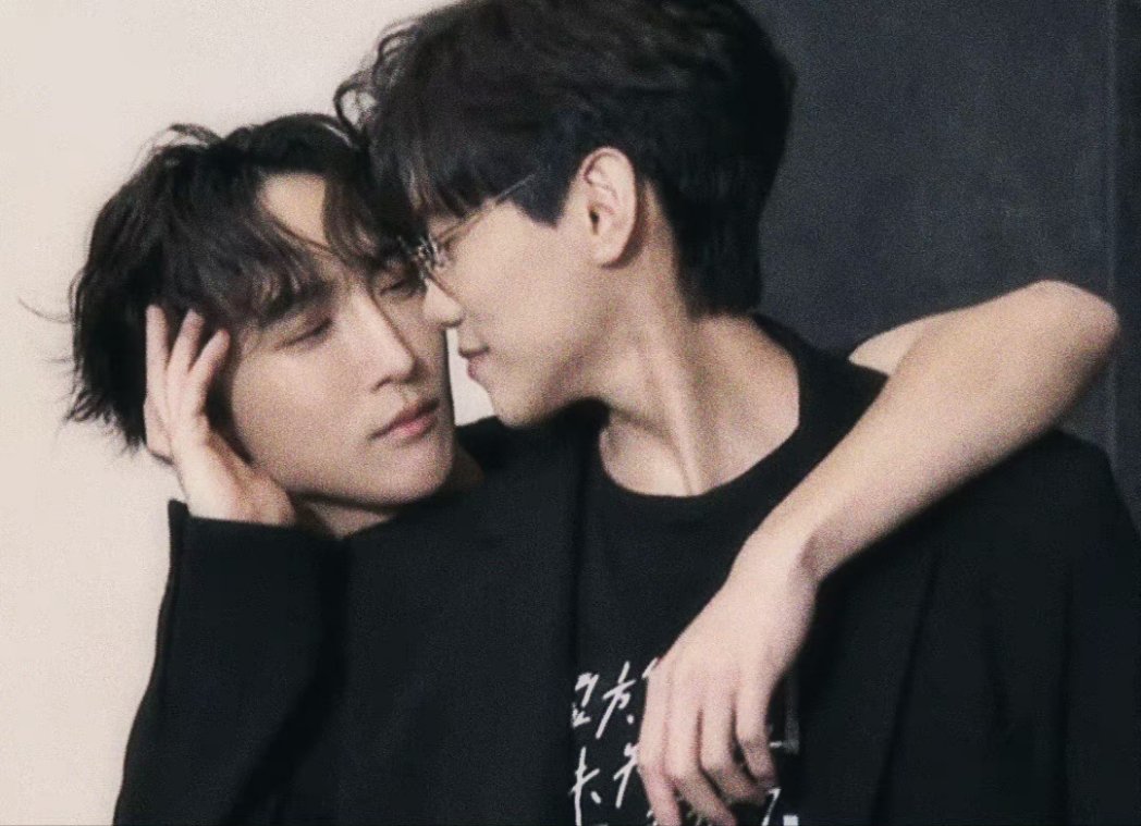 naaayizhan's tweet photo. So lovely 🤍🖤

#UnknownTheSeries #關於未知的我們 https://t.co/MnNmjytGLW