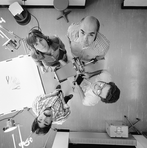 The Photographics Lab team used a superwide camera hanging from the ceiling to take this 1976 selfie.

Clockwise from top left: Ginger Wadleigh, Bob Bumpas, Charlie Semmer, Tony Galván. See more of their photos: tinyurl.com/4kfyvke5 

#ArchivesSnapshot #ArchivesHashtagParty