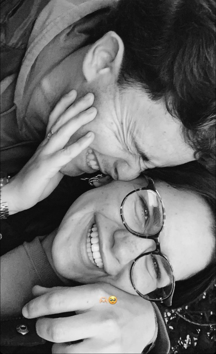 Pensaba que la vida te regalaba a personas especiales, pero a mi esta personita es la que me regala la vida.

Te quiero❤️ <a href="/angelacordobaaa/">Angela Cordoba</a>