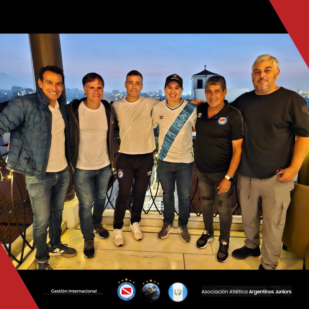 InternacionalAJ's tweet photo. 🇦🇷LLEGAMOS A GUATEMALA🇬🇹

La delegación integrada por Javier Pederzoli,Gustavo Grinberg,Marcelo Ríos y Hugo Rattalino,arribó al país como parte del acuerdo firmado con deportes bantrab,para desarrollar acciones que potenciarán el fútbol guatemalteco.

#AAAJ 
#gestioninternacional https://t.co/dJbrYPKFhC