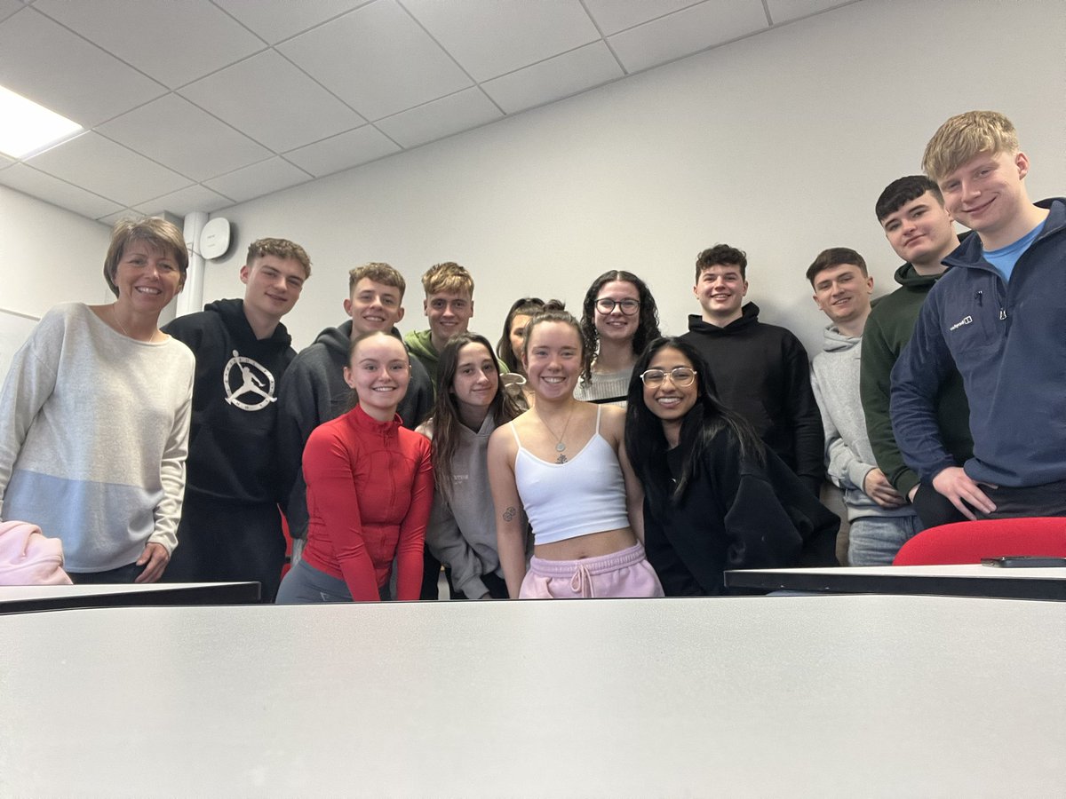 MissLyall_PE's tweet photo. Last session for Group D with Sharon for second year!! Had a brilliant 2 years and we will miss you 🫶 https://t.co/KEM5MppNPP